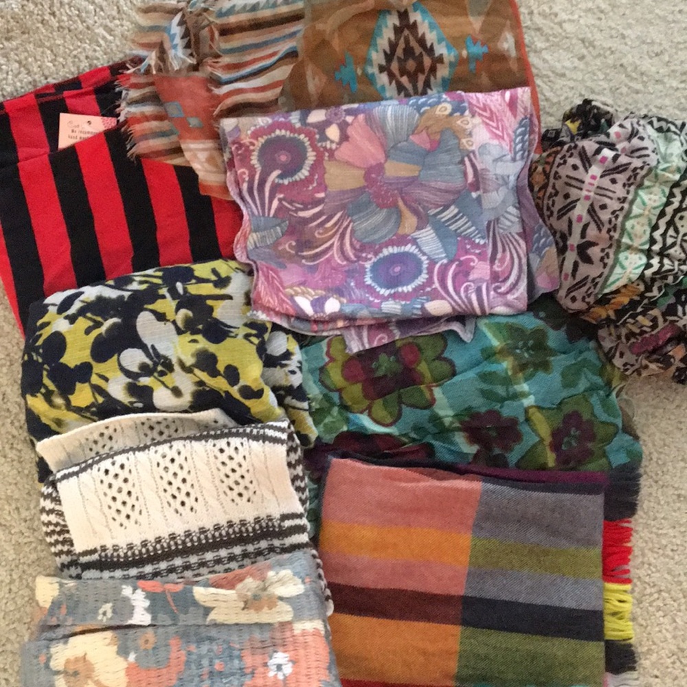 Set of 15 scarves